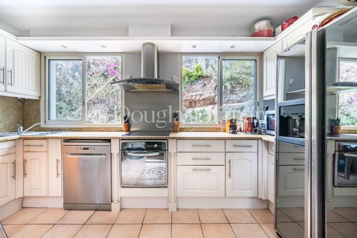 Image No.7-5 Bed House for sale