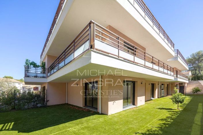 Image No.8-3 Bed Apartment for sale