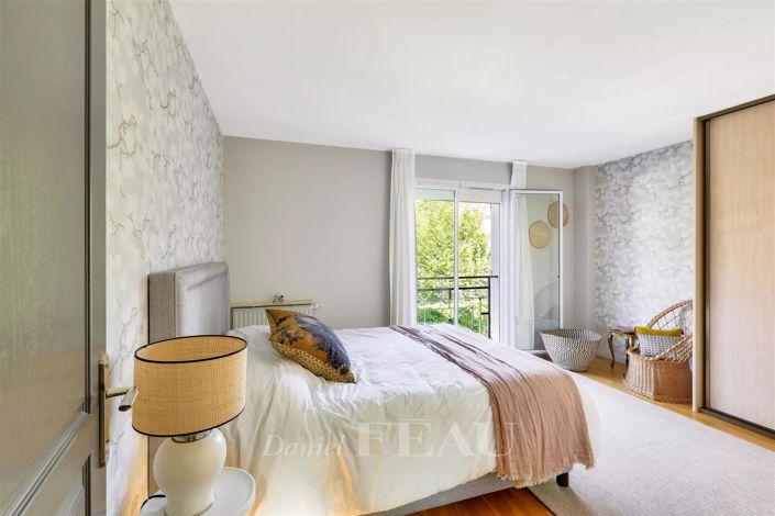 Image No.15-4 Bed House for sale