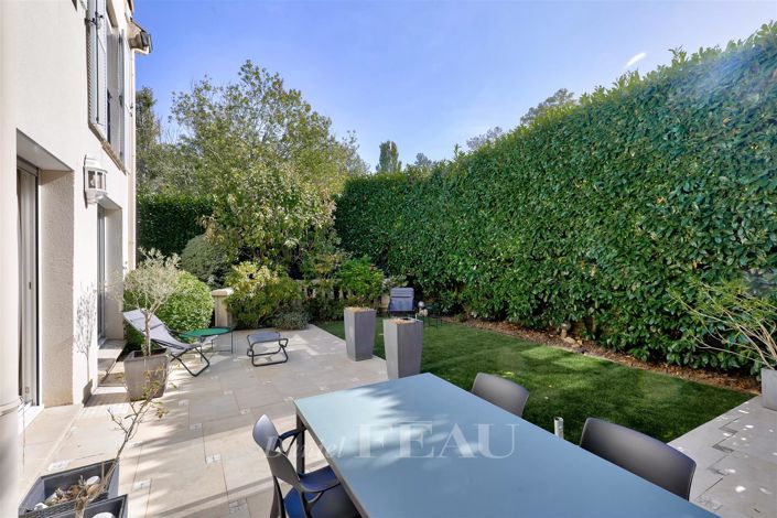 Image No.6-4 Bed House for sale