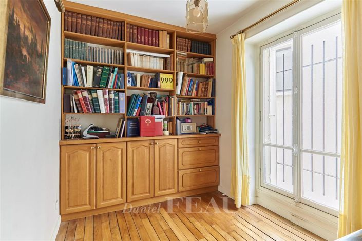 Image No.14-6 Bed House for sale