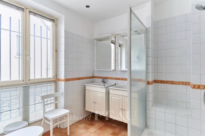 Image No.17-6 Bed House for sale