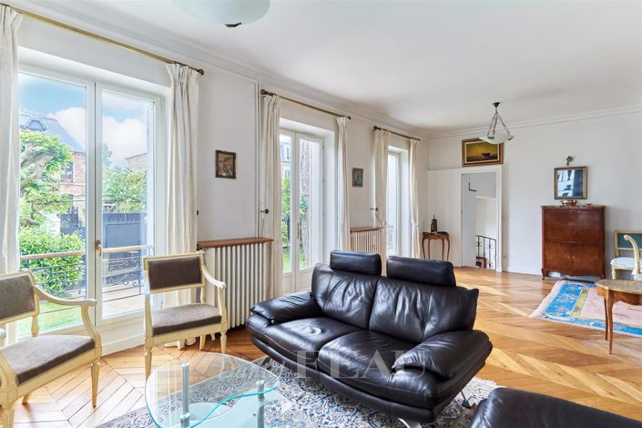 Image No.3-6 Bed House for sale