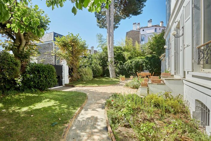 Image No.34-6 Bed House for sale