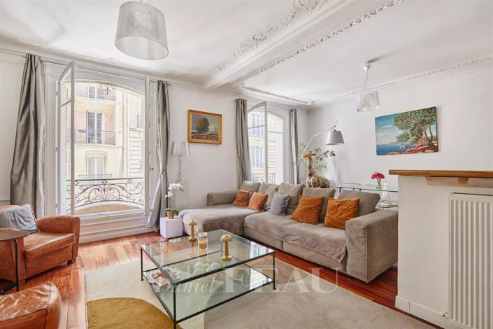 Image No.1-4 Bed Apartment for sale