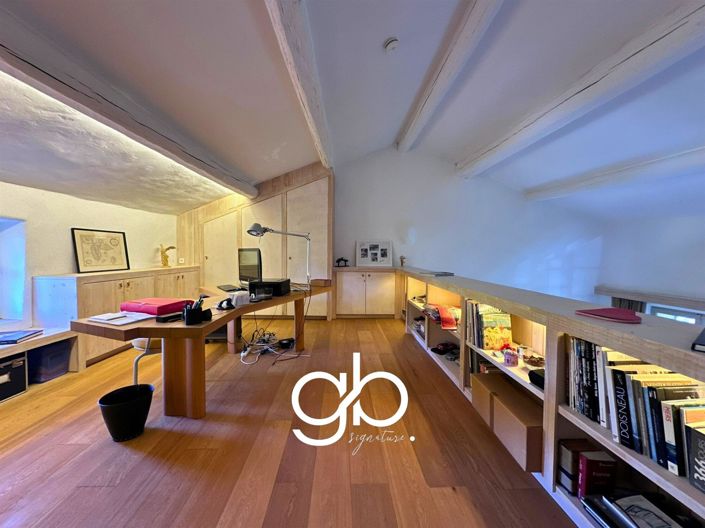 Image No.18-4 Bed House for sale