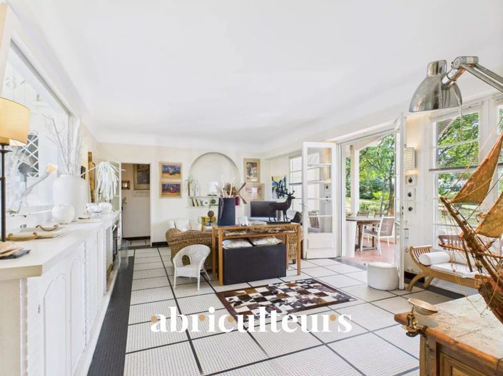 Image No.5-7 Bed House for sale