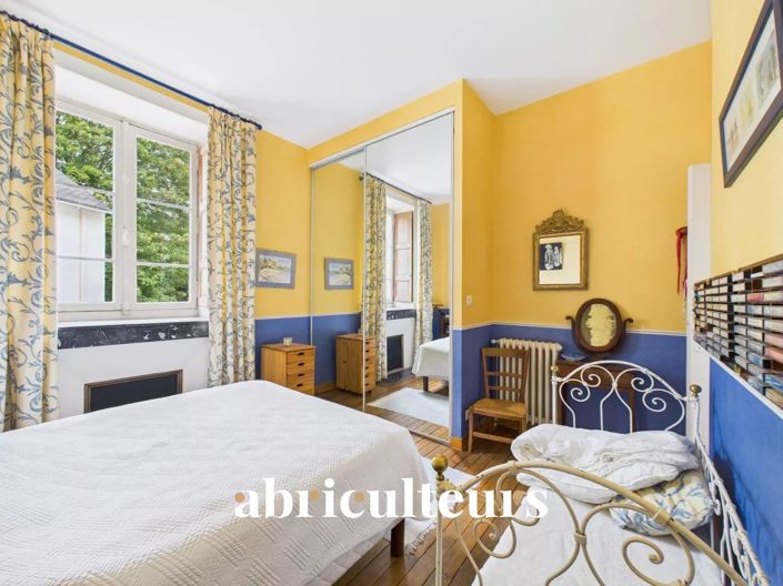 Image No.8-6 Bed House for sale