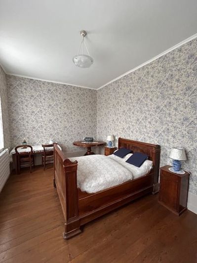 Image No.8-4 Bed House for sale