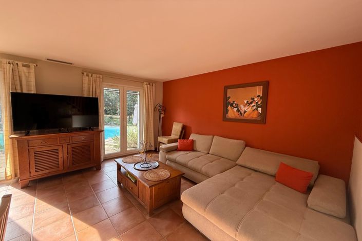 Image No.3-4 Bed House for sale