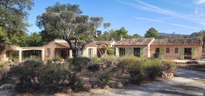 5 Bed House for sale