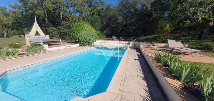 Image No.2-5 Bed House for sale