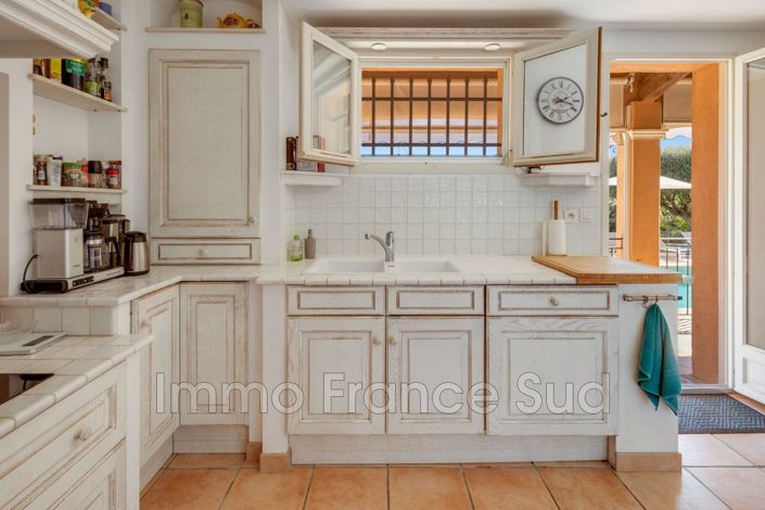 Image No.14-4 Bed House for sale