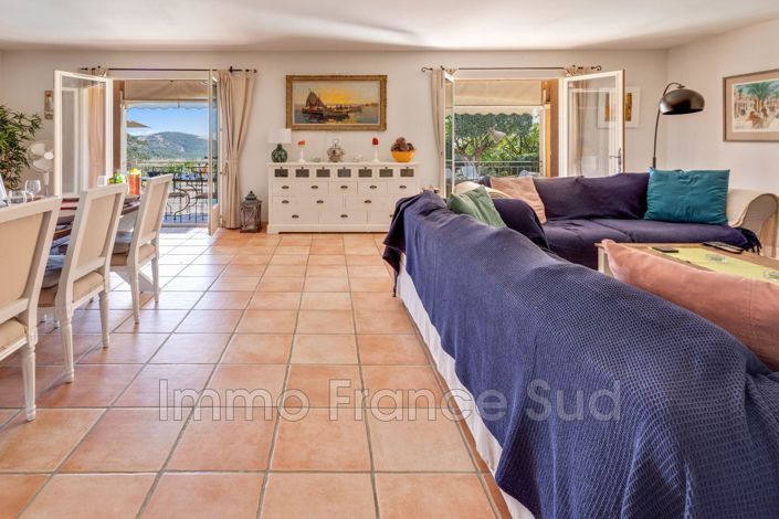 Image No.7-4 Bed House for sale