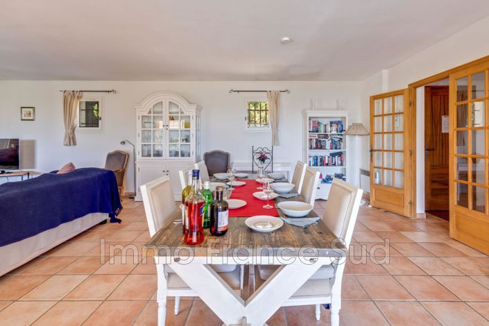 Image No.9-4 Bed House for sale