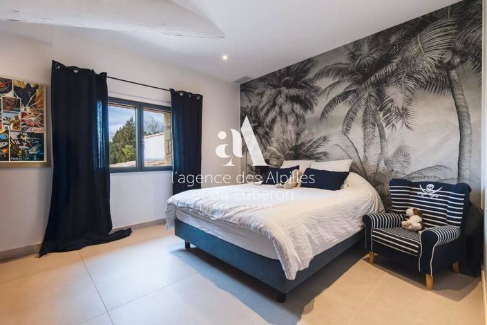 Image No.18-4 Bed House for sale