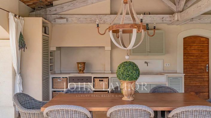 Image No.8-7 Bed House for sale