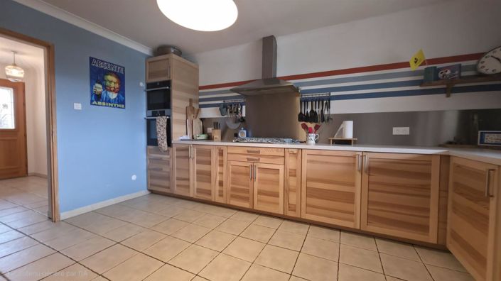 Image No.9-3 Bed House for sale