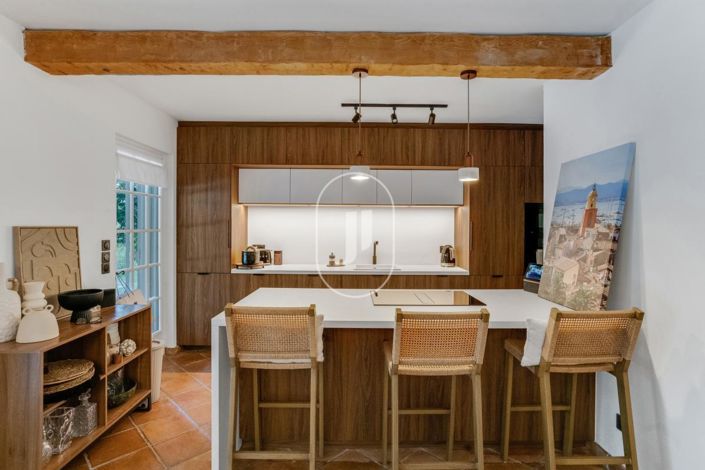 Image No.7-5 Bed House for sale