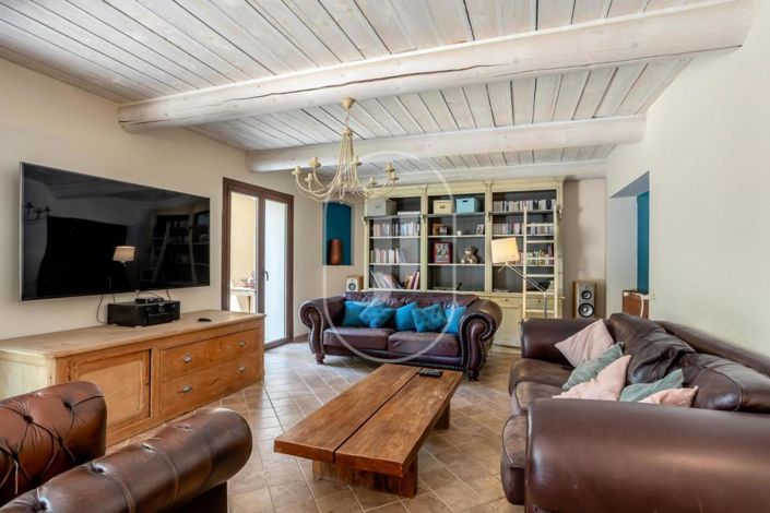 Image No.4-6 Bed House for sale