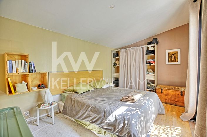 Image No.17-4 Bed House for sale