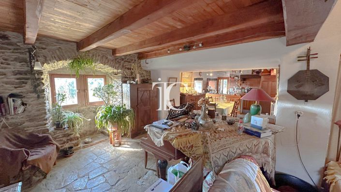 Image No.6-4 Bed House for sale