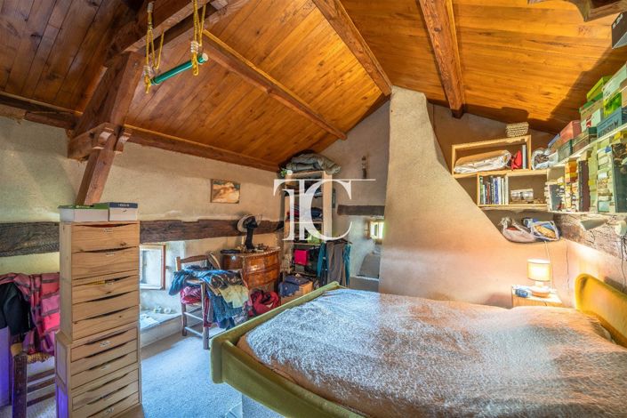 Image No.8-4 Bed House for sale