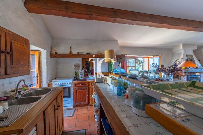 Image No.10-7 Bed House for sale