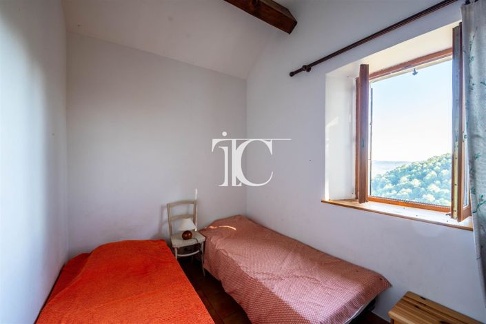 Image No.13-7 Bed House for sale