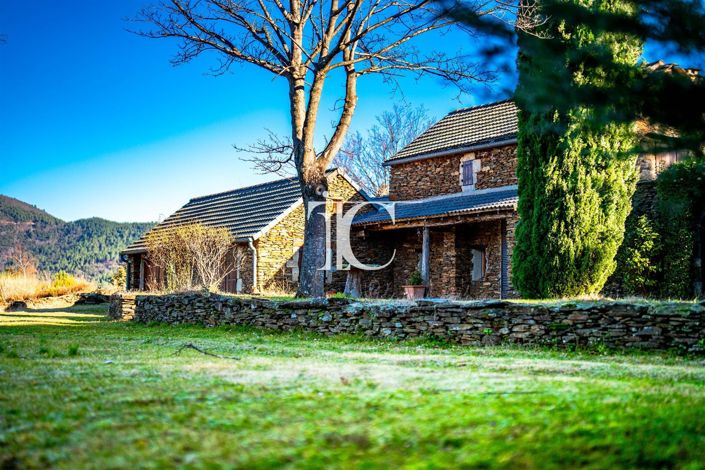 Image No.24-7 Bed House for sale