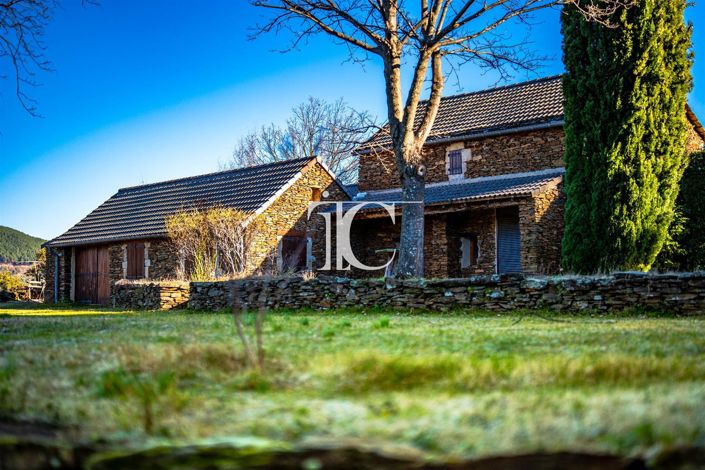 Image No.25-7 Bed House for sale