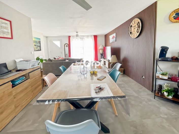 Image No.12-3 Bed House for sale