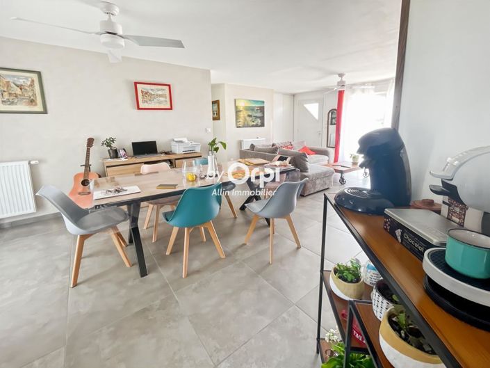 Image No.13-3 Bed House for sale