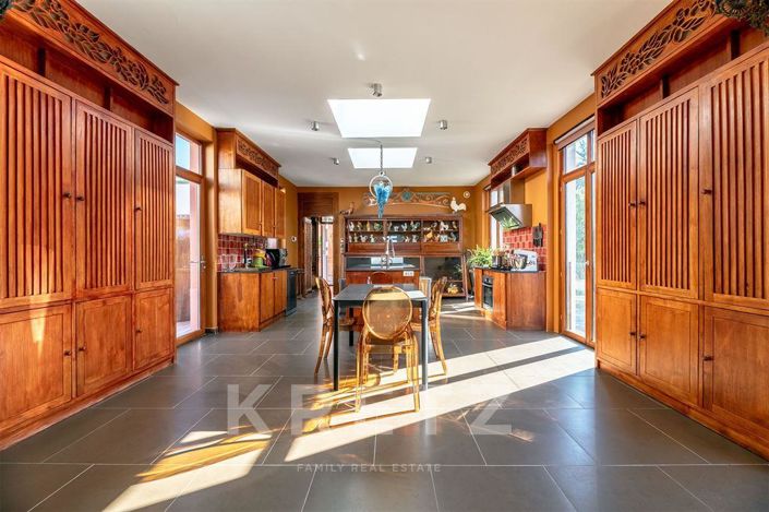 Image No.10-3 Bed House for sale