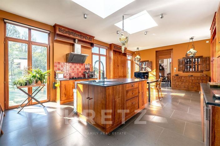 Image No.11-3 Bed House for sale