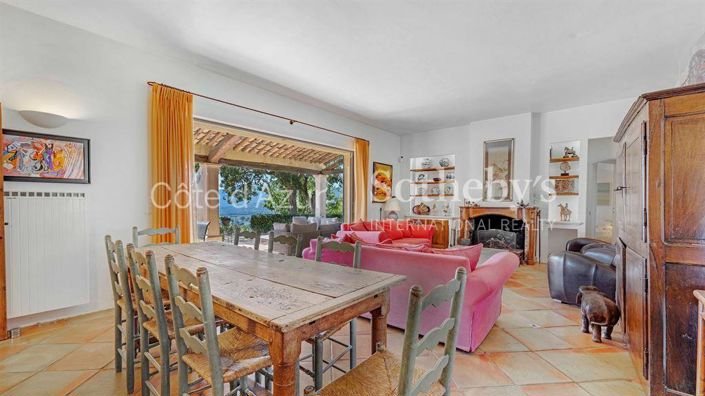 Image No.5-7 Bed Property for sale