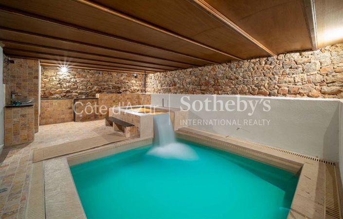 Image No.1-4 Bed Property for sale