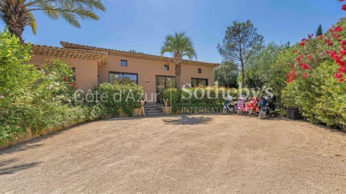 Image No.18-4 Bed Property for sale