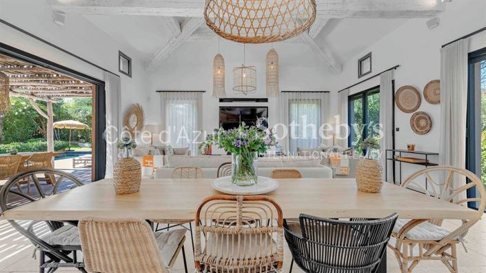 Image No.4-4 Bed Property for sale