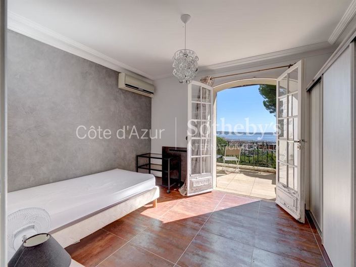 Image No.10-5 Bed House for sale