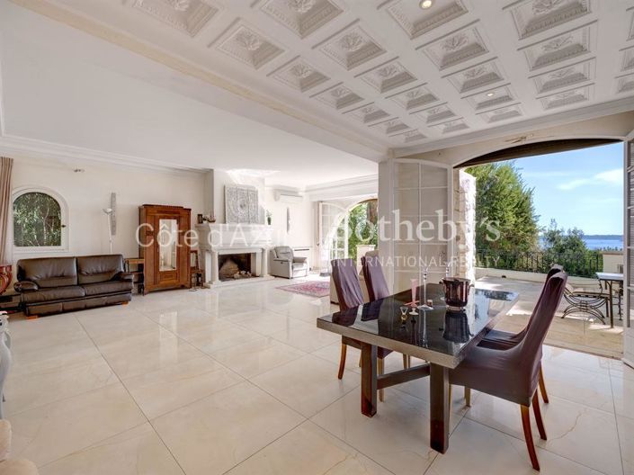 Image No.6-5 Bed House for sale