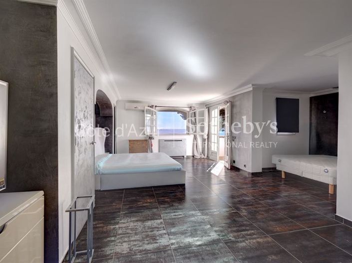 Image No.7-5 Bed House for sale