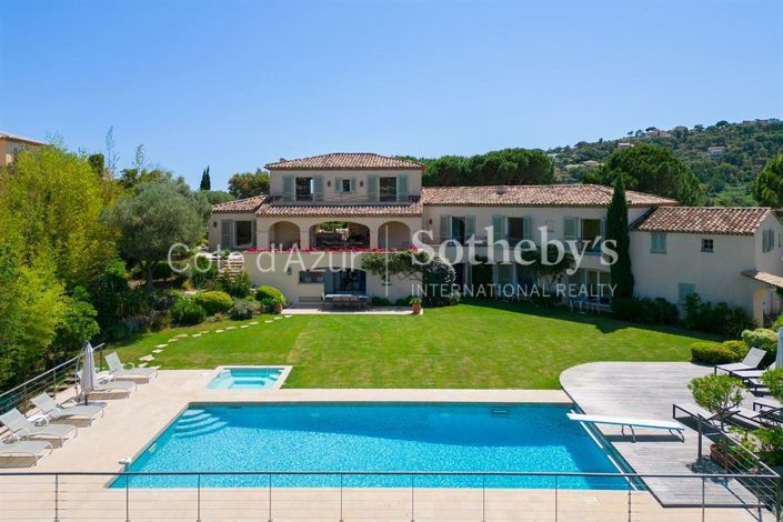 Image No.12-7 Bed Property for sale