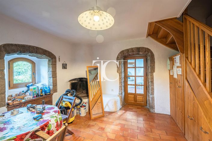 Image No.15-6 Bed House for sale