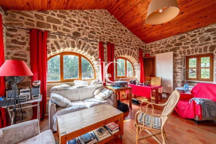 Image No.6-6 Bed House for sale