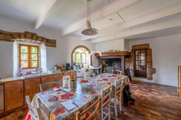 Image No.9-6 Bed House for sale