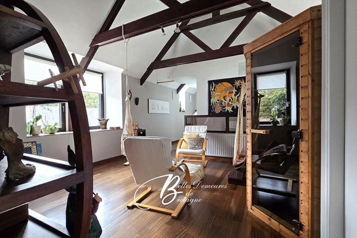 Image No.11-6 Bed House for sale