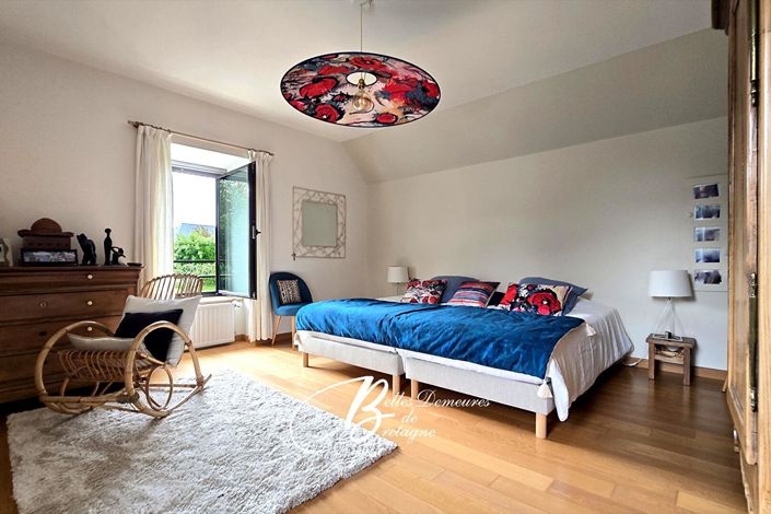 Image No.12-6 Bed House for sale