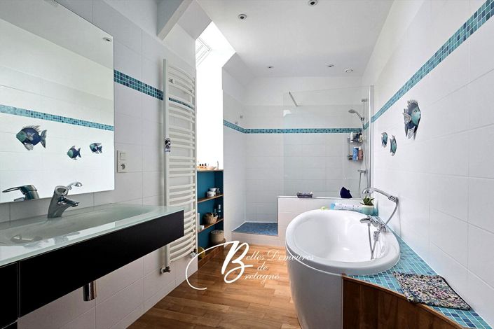 Image No.14-6 Bed House for sale