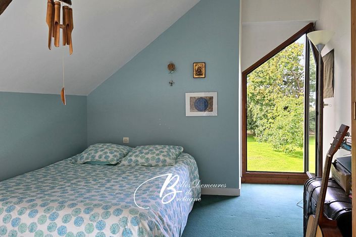 Image No.18-6 Bed House for sale